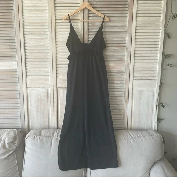 BOOHOO Black Spaghetti Strap Maxi Dress With Ruffle Detailing Size: 14 - Picture 2 of 9